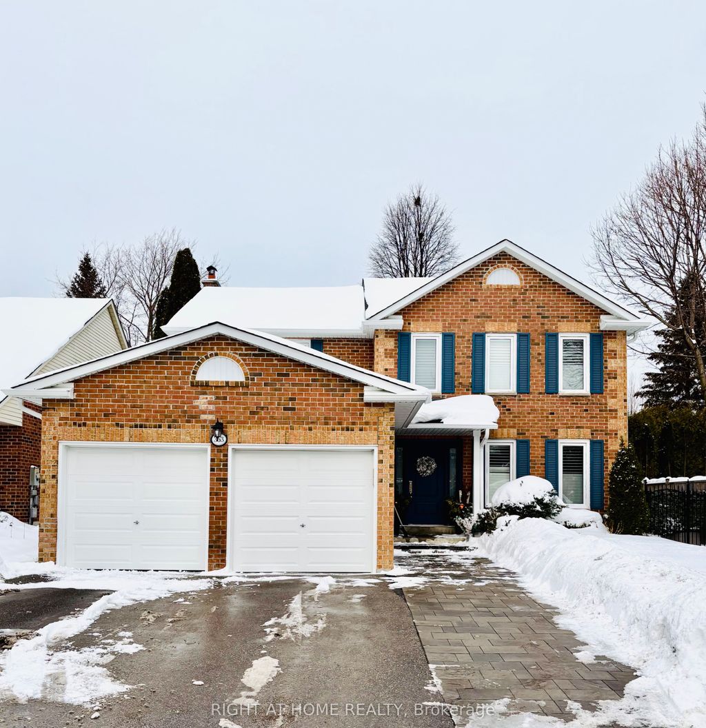 Photo of 363 Crossland Gate, Newmarket, ON L3X 1B5 (MLS # N12777944)