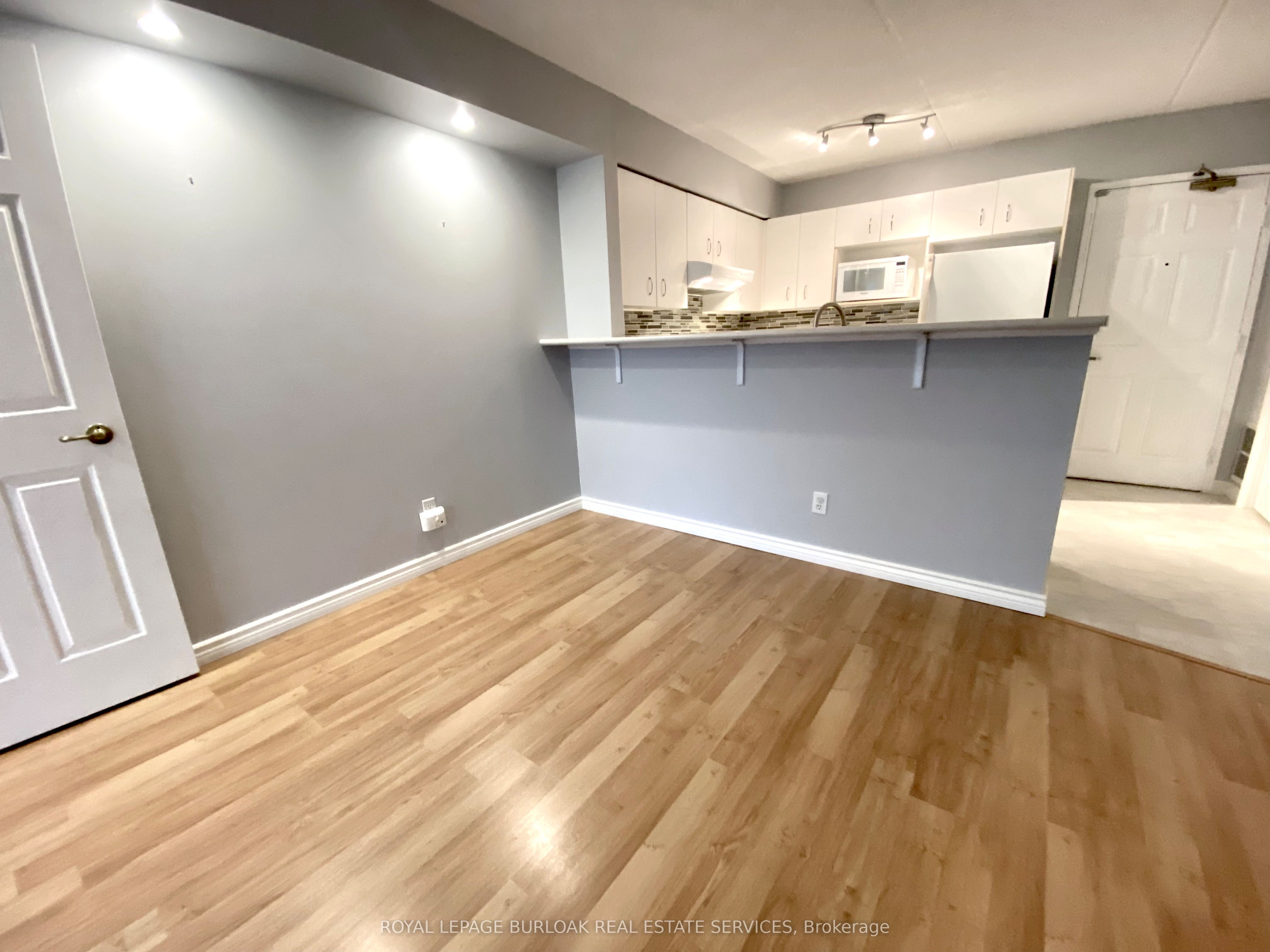 1450 Bishops Gate 209