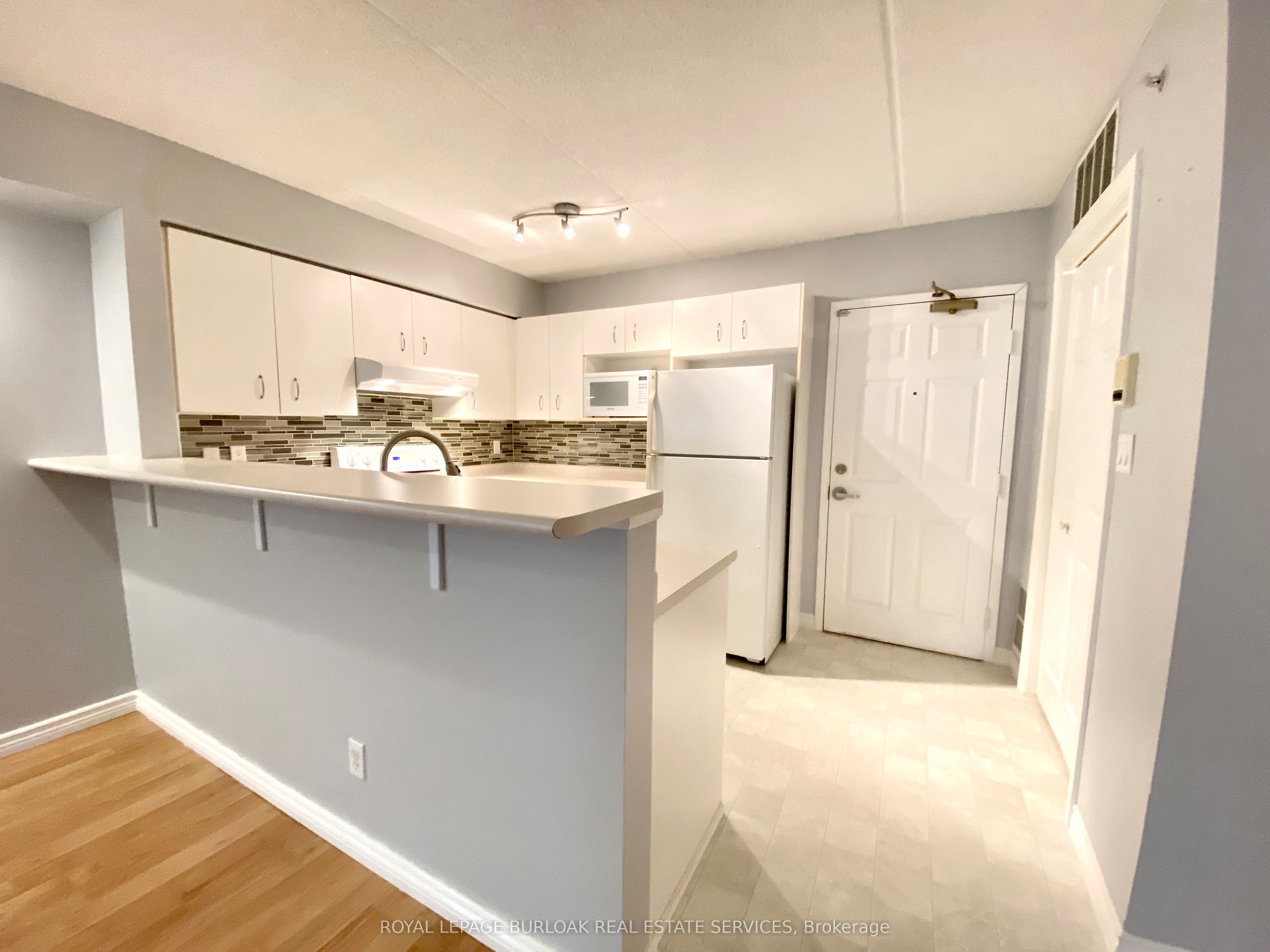 1450 Bishops Gate 209