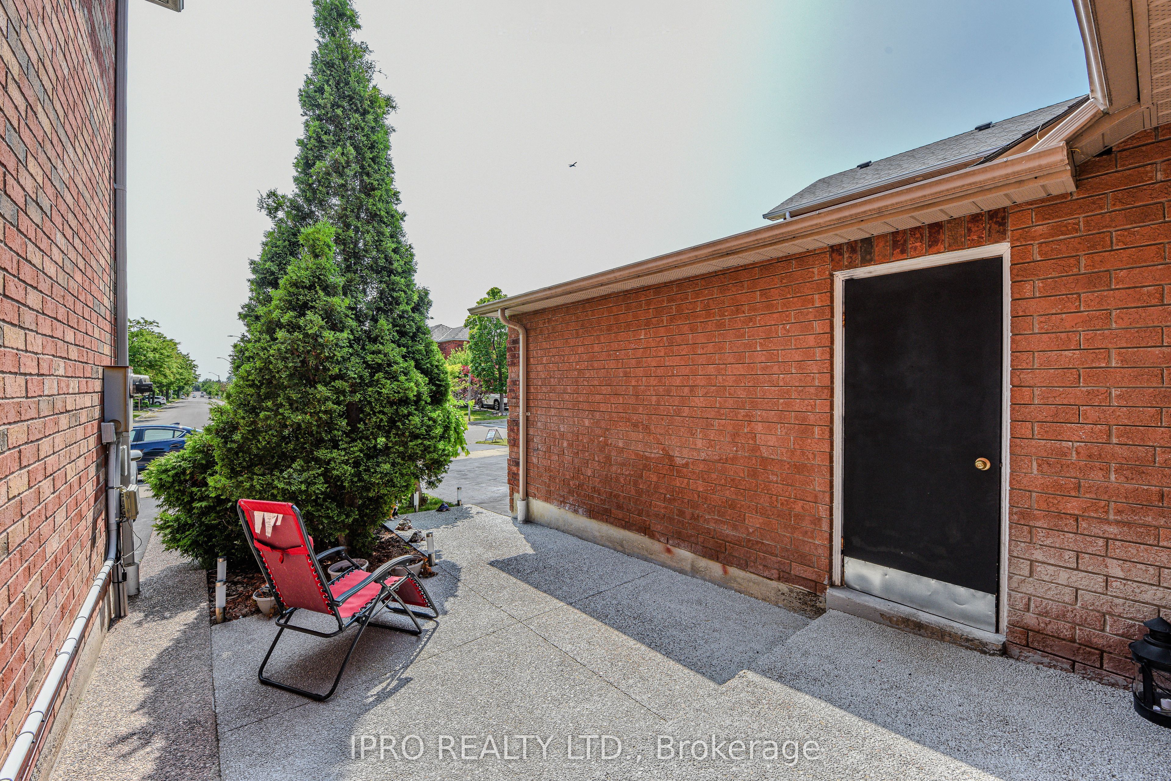 5847 Sidmouth Street