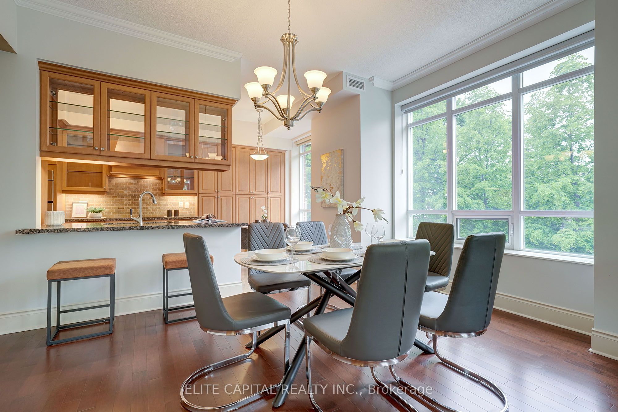 10101 Yonge Street 115
