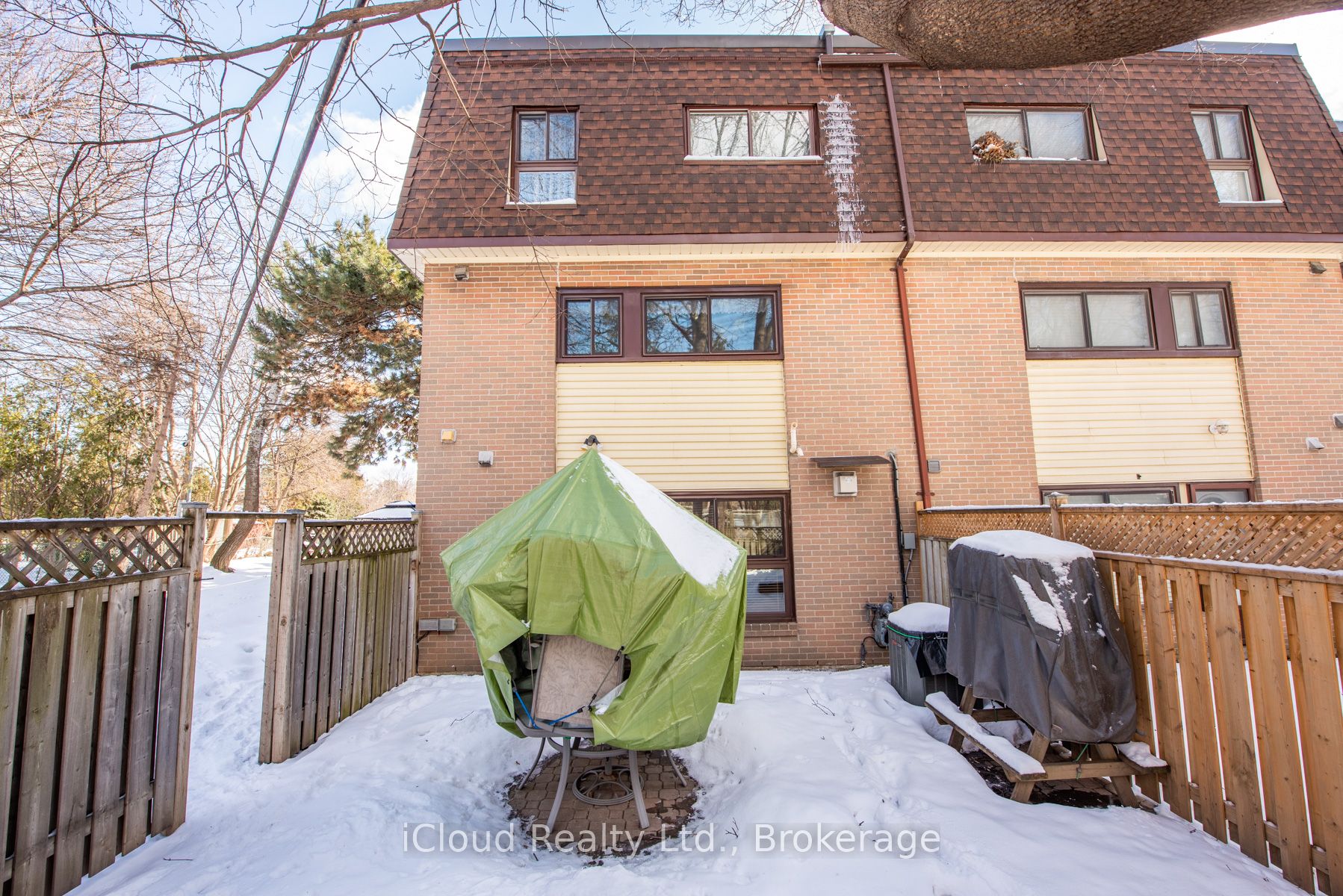 46 Dearbourne Boulevard 56