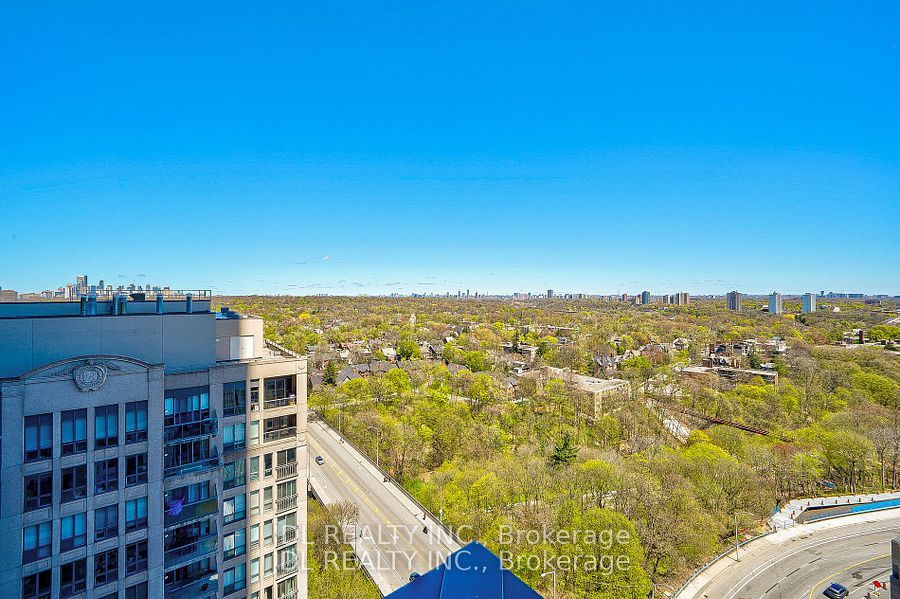 395 Bloor Street E 1608