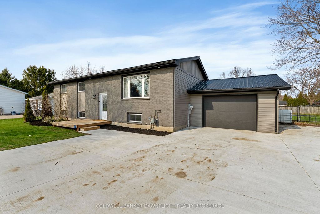Photo of 17 Hawthorn Crescent, North Middlesex, ON N0M 1A0 (MLS # X12979194)
