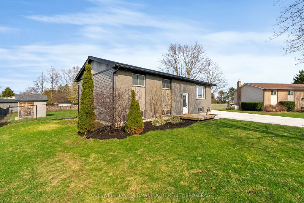 Photo of 17 Hawthorn Crescent, North Middlesex, ON N0M 1A0 (MLS # X12979194)