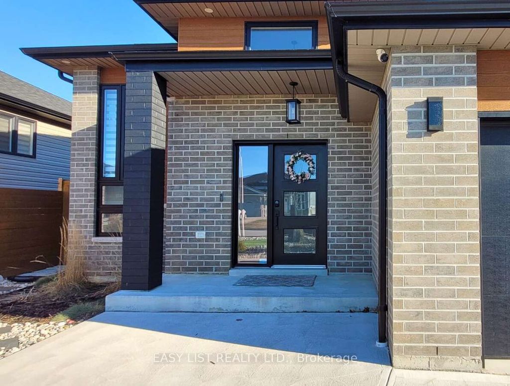 Photo of 257 Robinson Avenue, Essex, ON N8M 0A8 (MLS # X12883014)