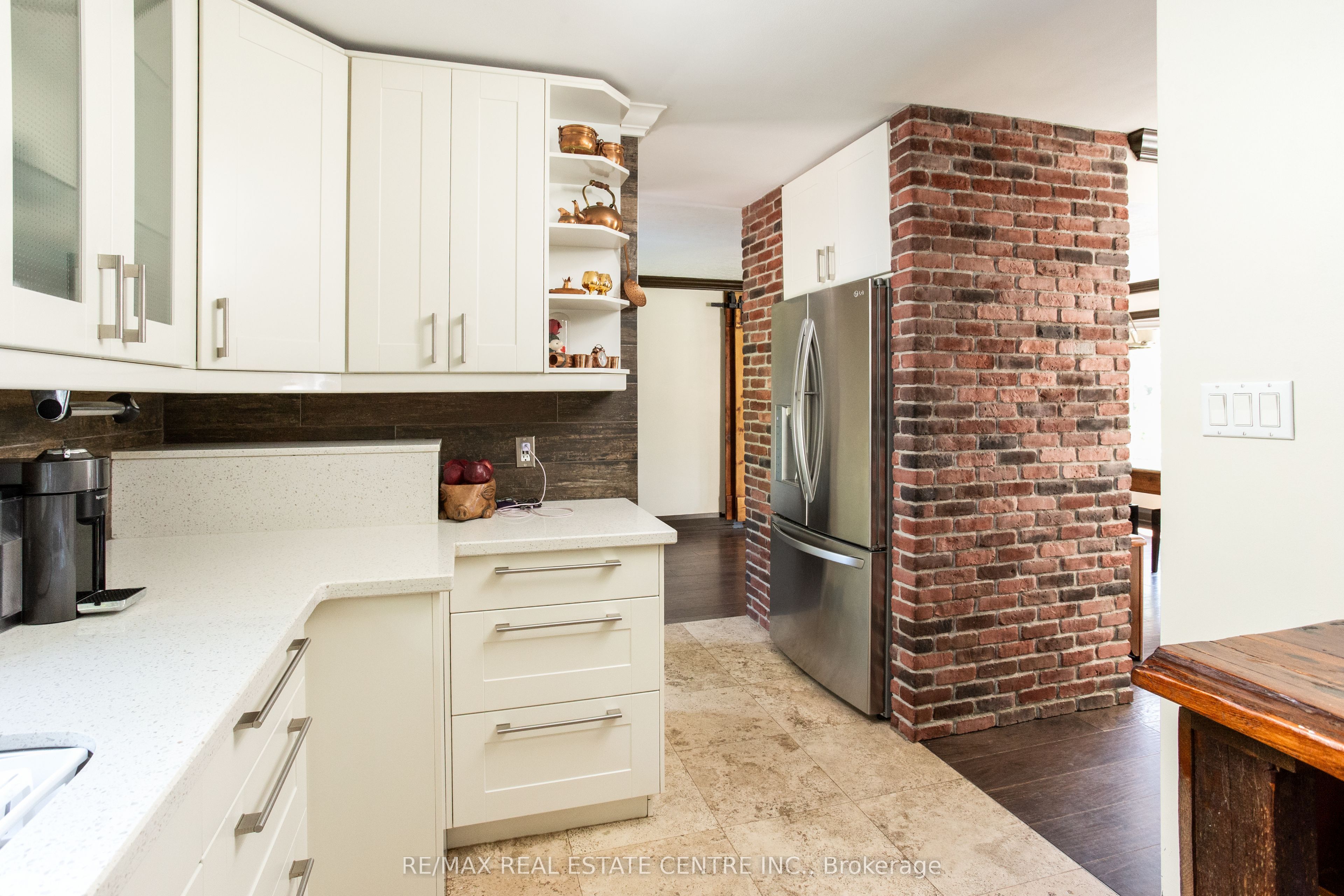 2450 Edenhurst Drive
