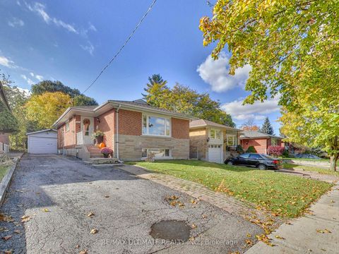 11 Westona Street Lower Toronto ON M9P 2X8