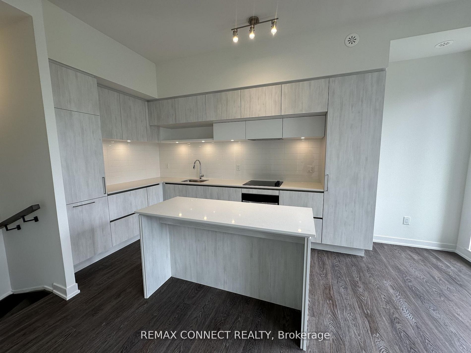 11 David Eyer Road 1518