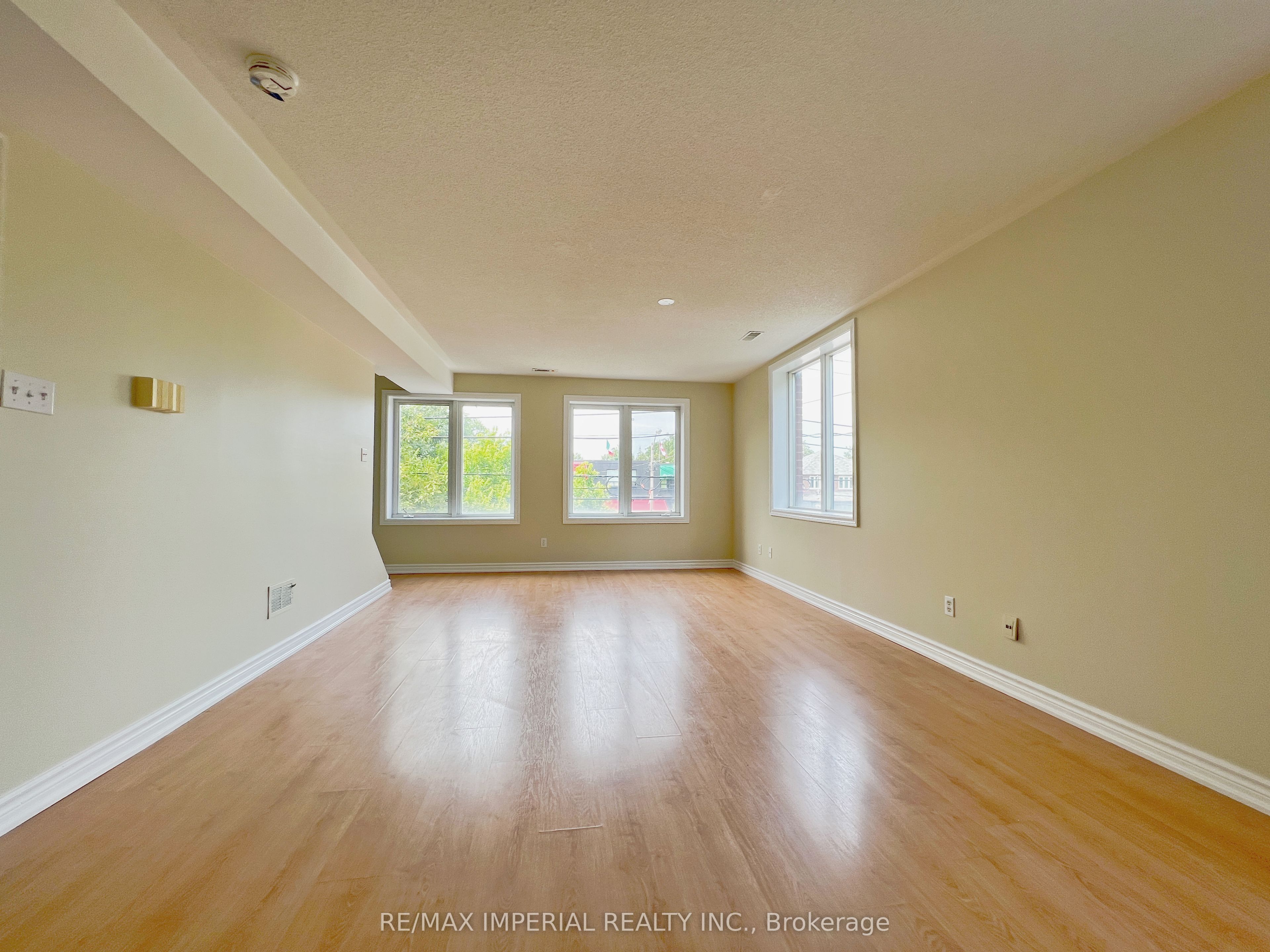 621A The Queensway N/A