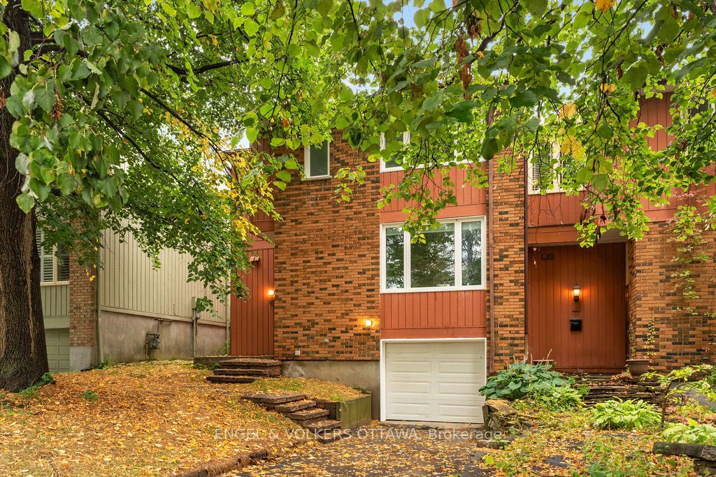 Photo of 12 Bayside Private, Billings Bridge - Riverside Park and Area, ON K1V 9R3 (MLS # X12649948)