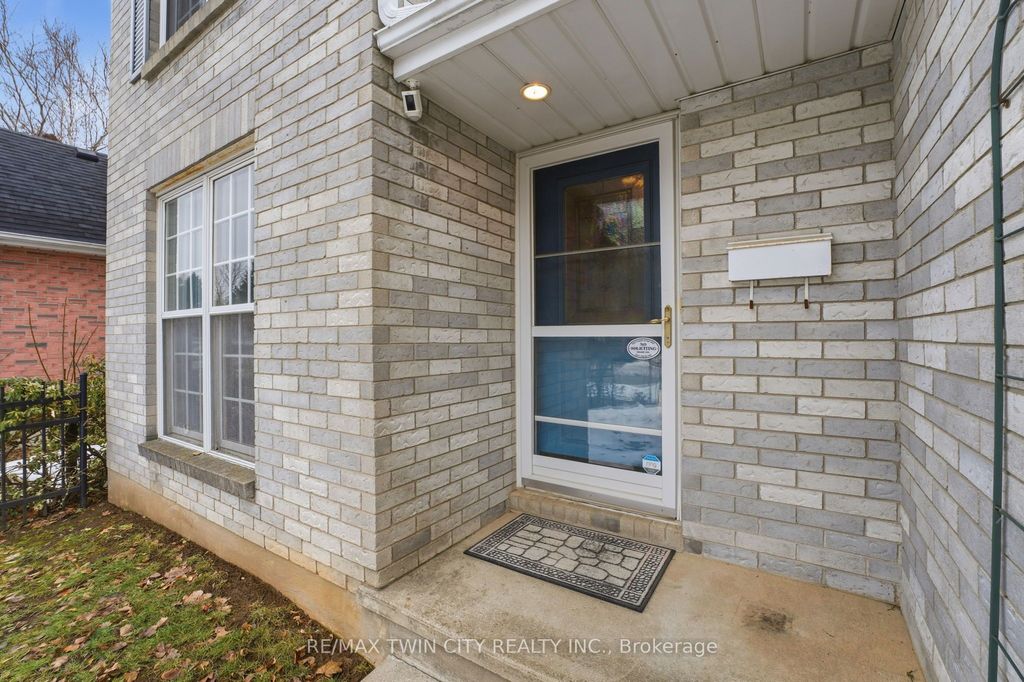 Photo of 68 Fairlake Drive, Cambridge, ON N1S 4Z3 (MLS # X12701528)