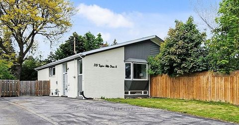 319 Taylor Mills Drive N Richmond Hill ON L4C 2T8