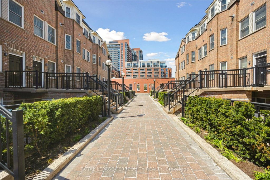 Photo of 760 Lawrence Avenue W #61, Toronto, ON M6A 3E7 (MLS # W12895448)