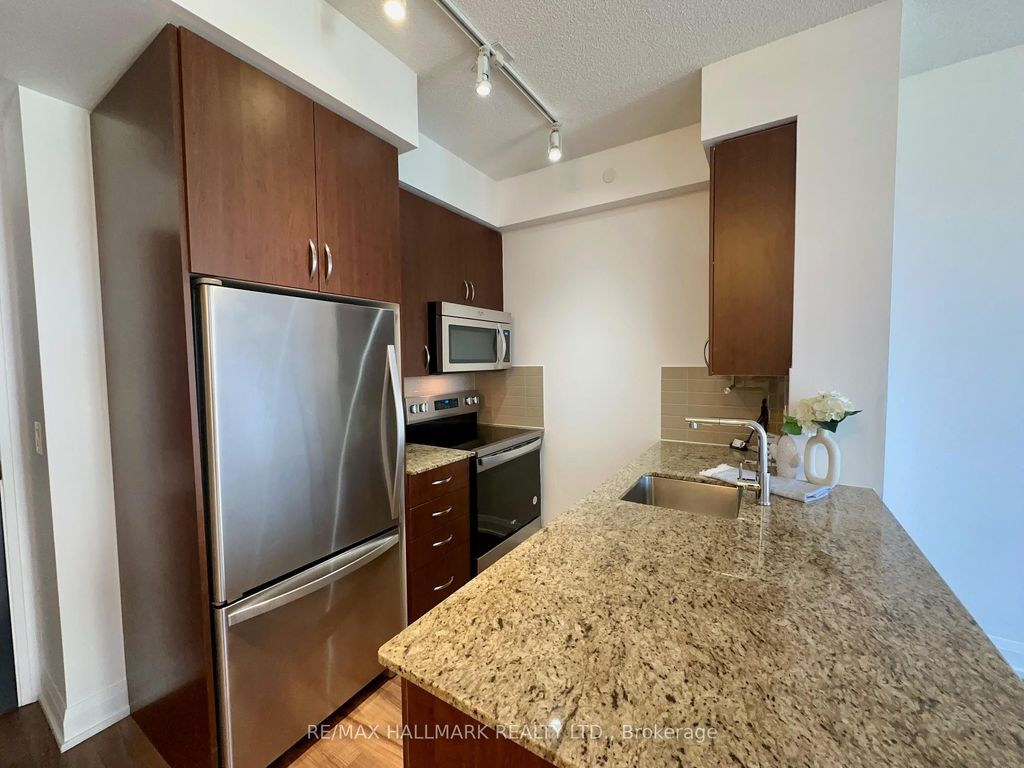 Photo of 18 Graydon Hall Drive #1008, Toronto, ON M3A 0A4 (MLS # C12438225)