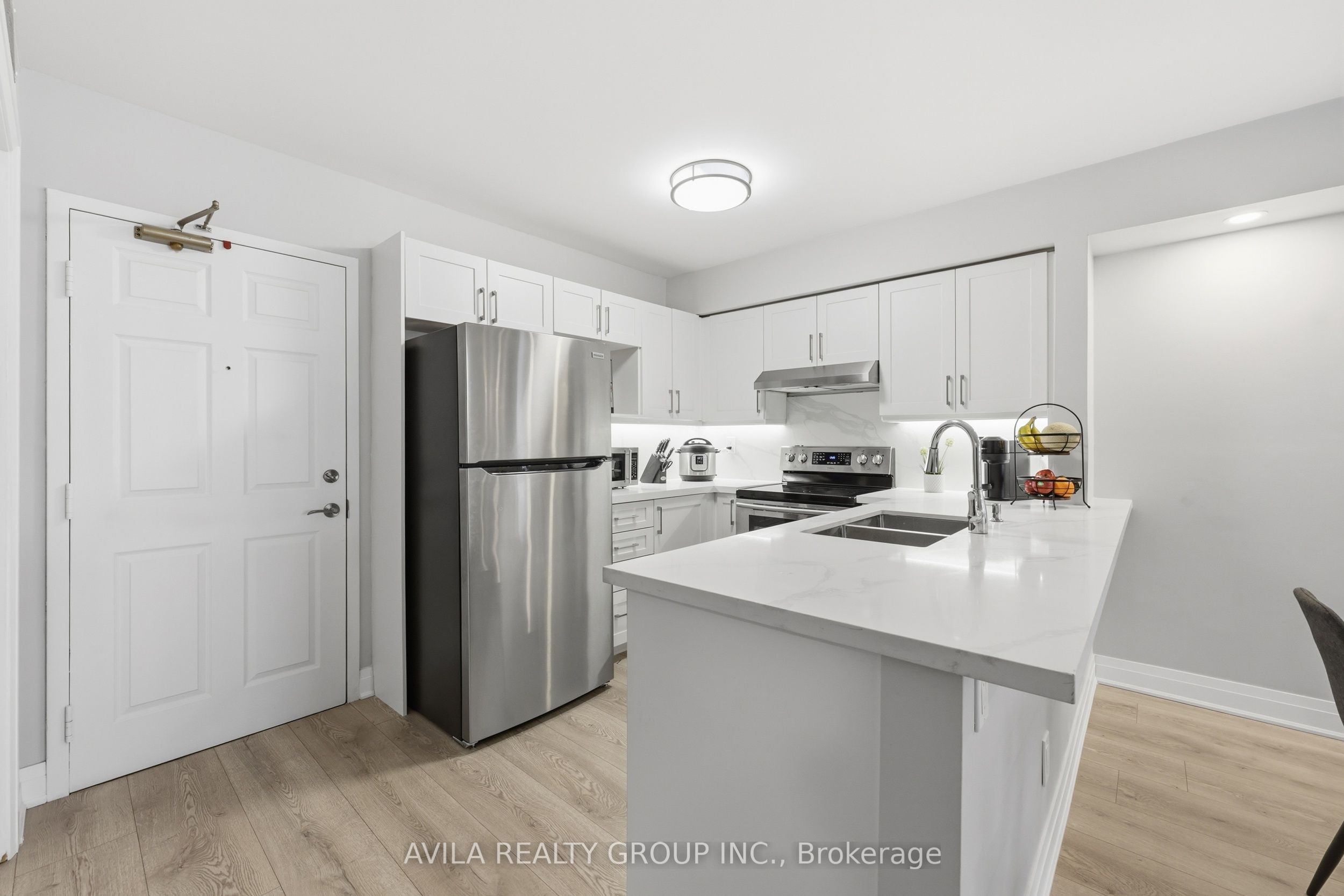 1460 Bishops Gate 203