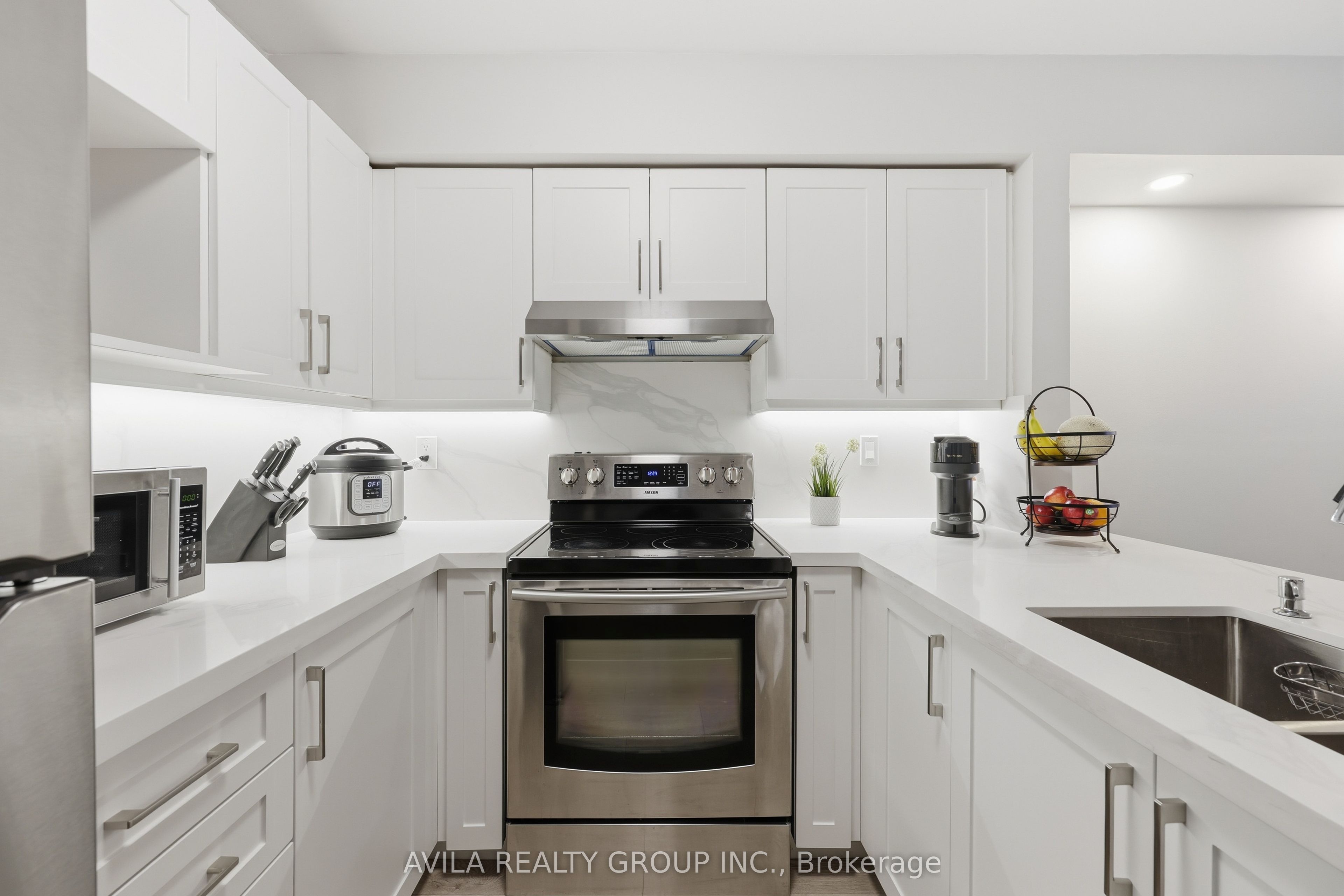 1460 Bishops Gate 203