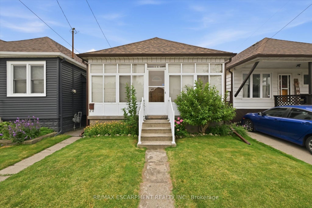 Photo of 156 HOPE Avenue, Hamilton, ON L8H 2E8 (MLS # X13585726)