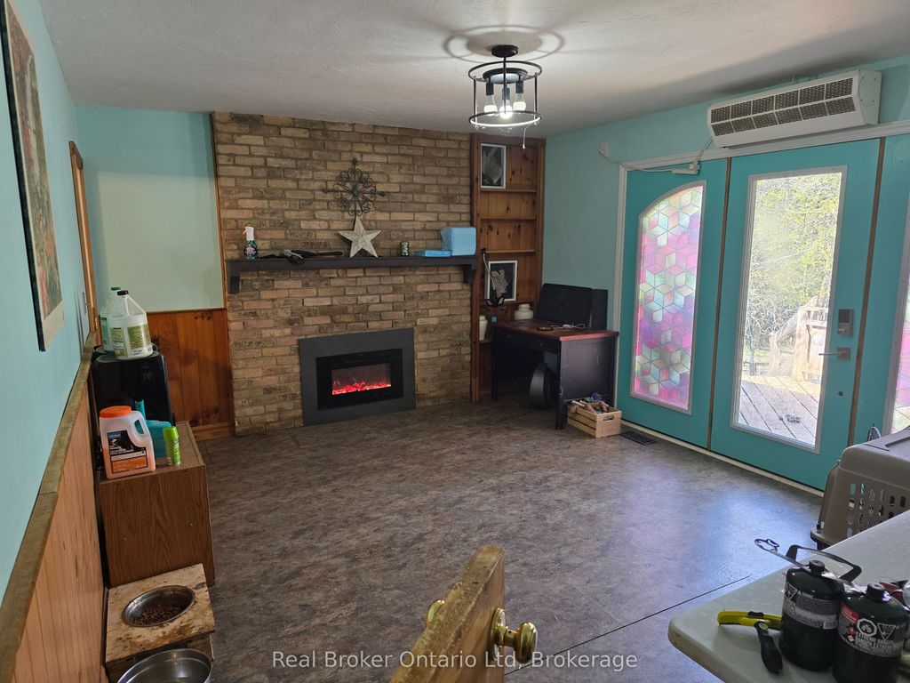 Photo of 525 Main Street W, Minto, ON N0G 2P0 (MLS # X13079372)