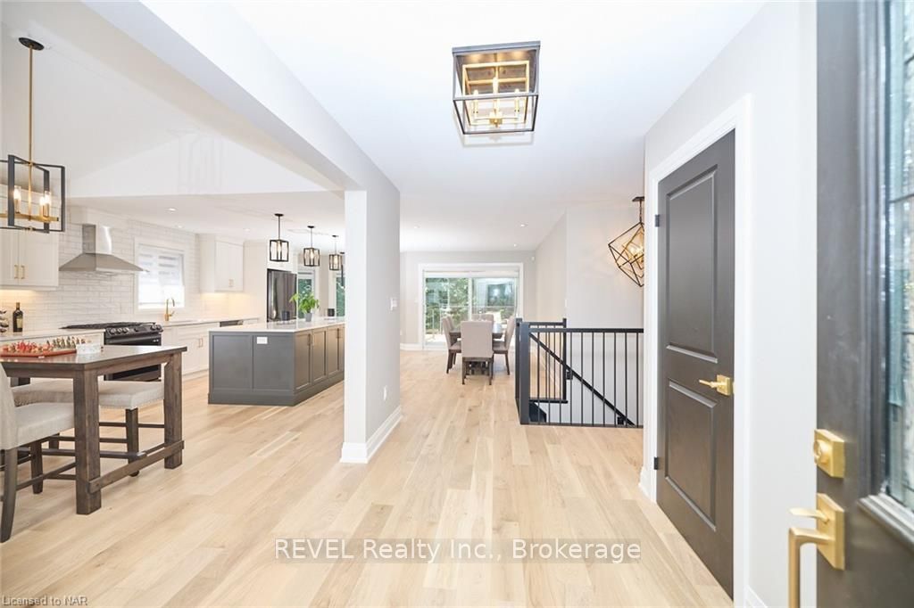 26 Oakridge Boulevard