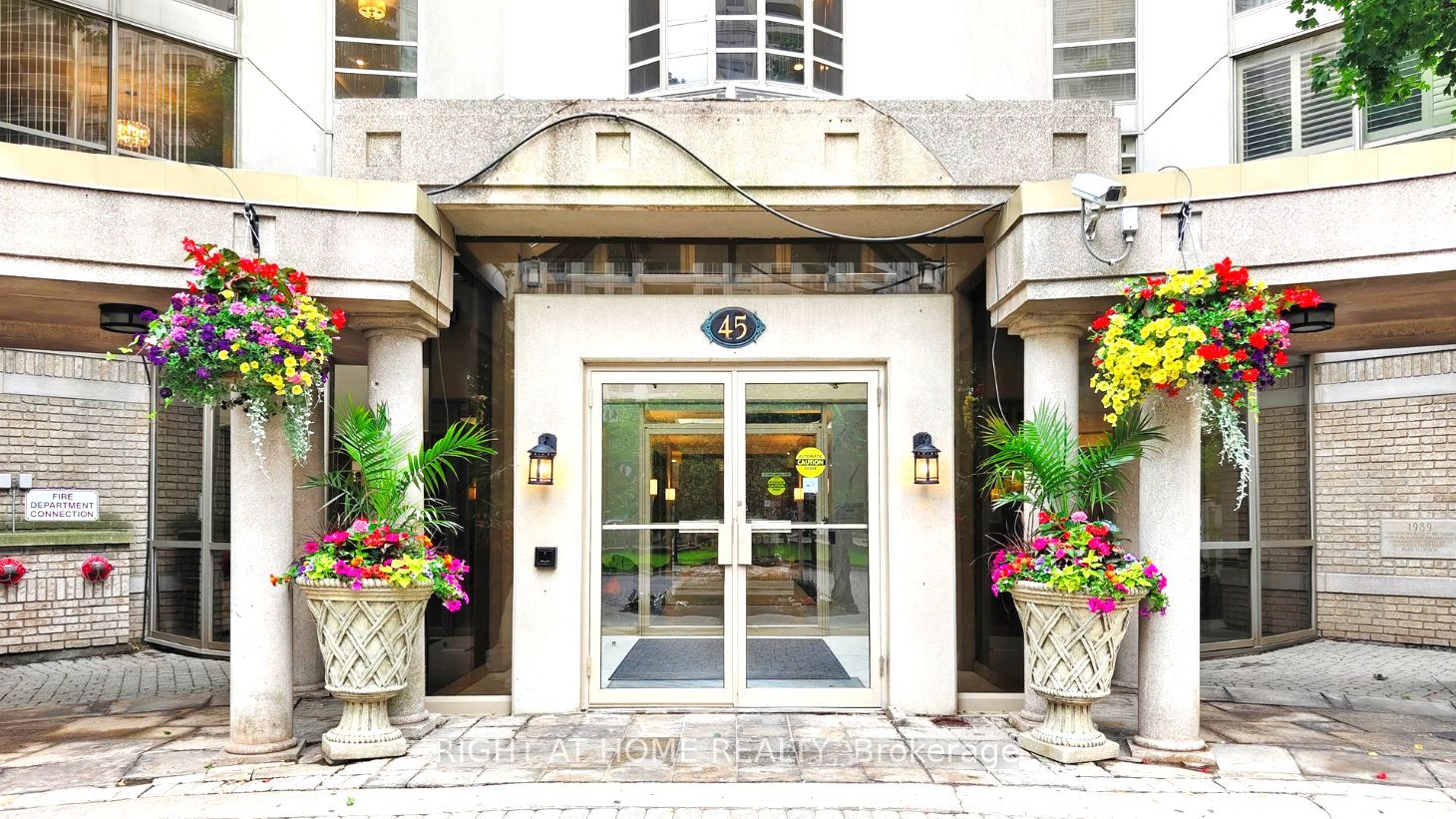 45 Kingsbridge Garden Circle 3405