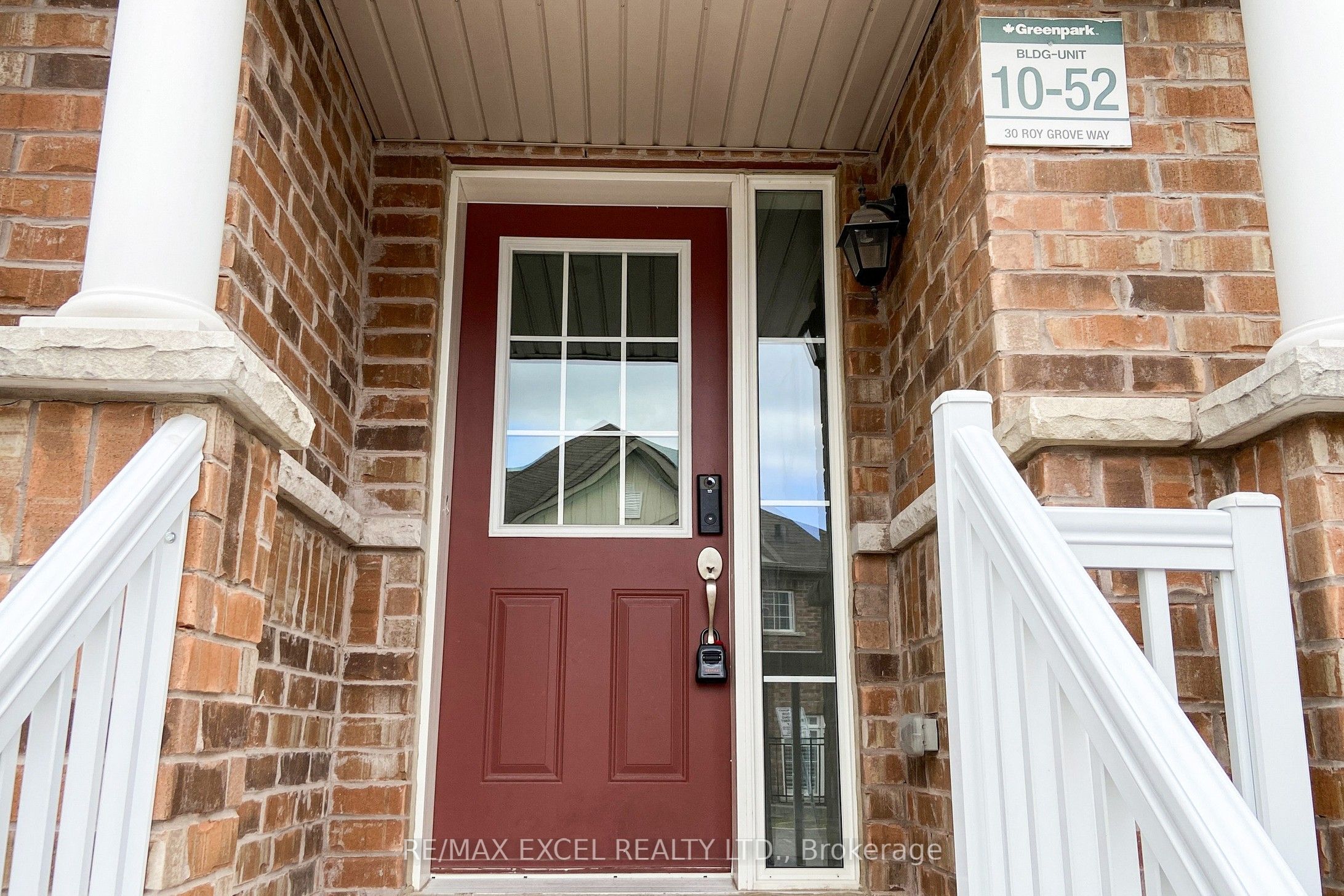 30 Roy Grove Way
