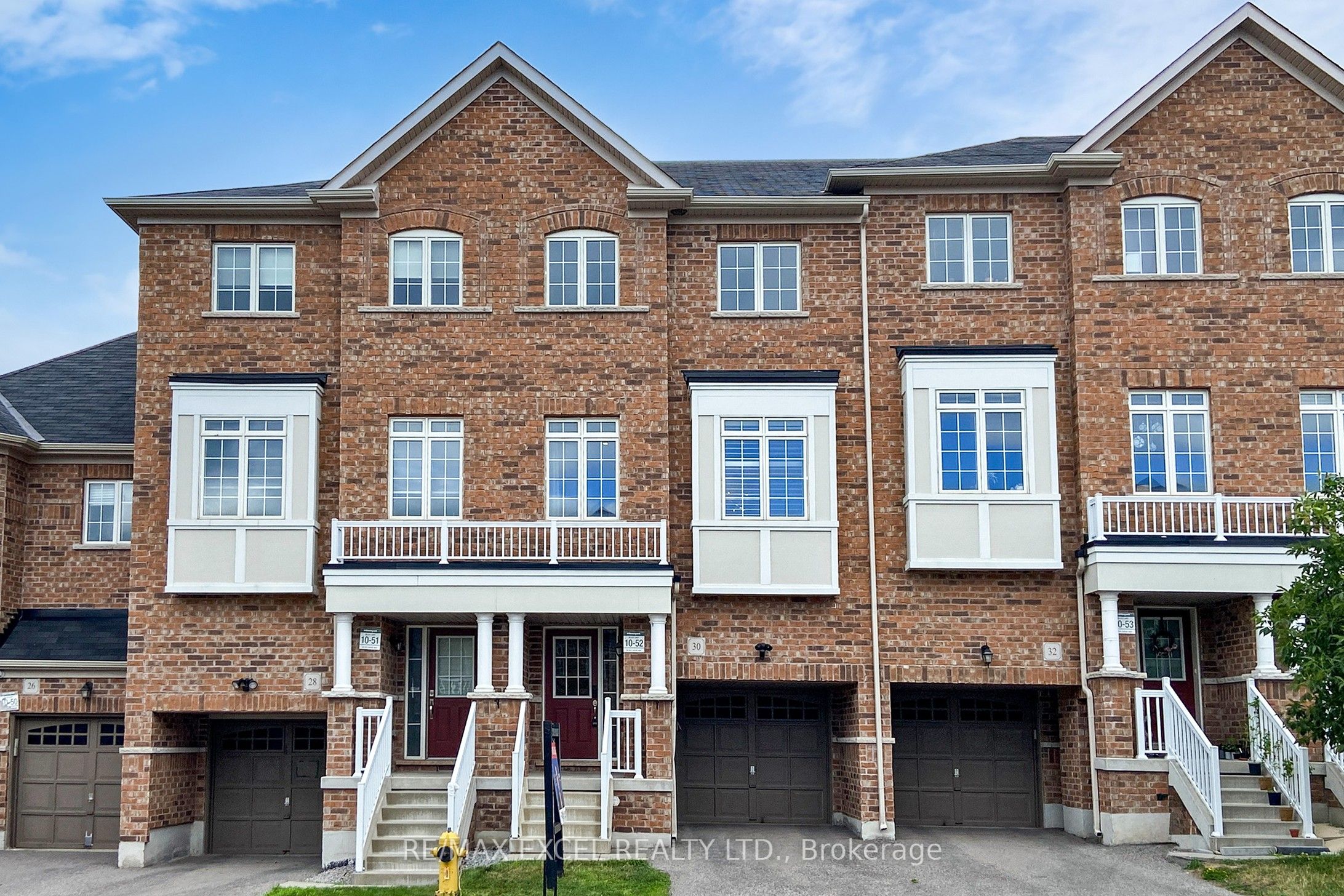 30 Roy Grove Way