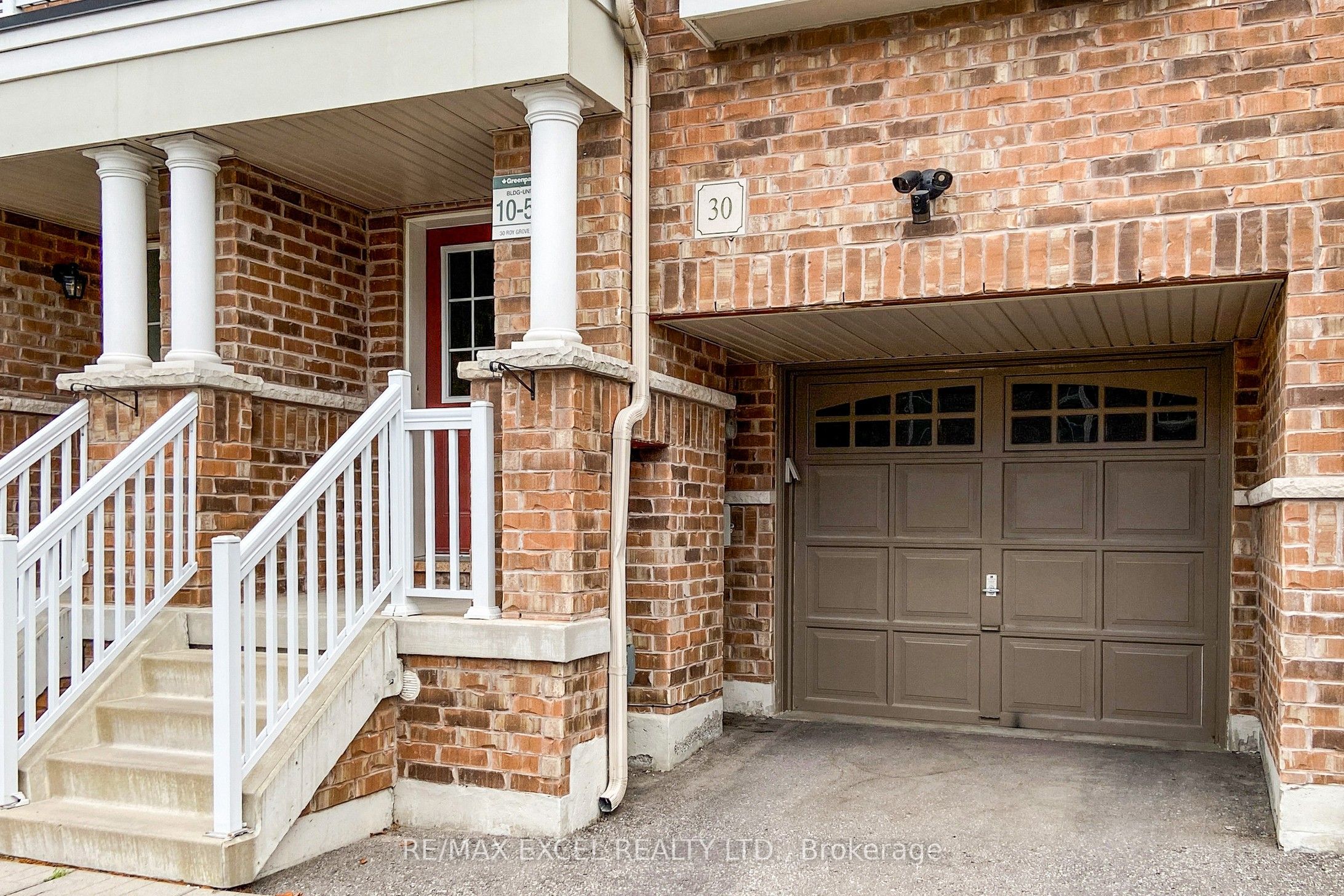 30 Roy Grove Way