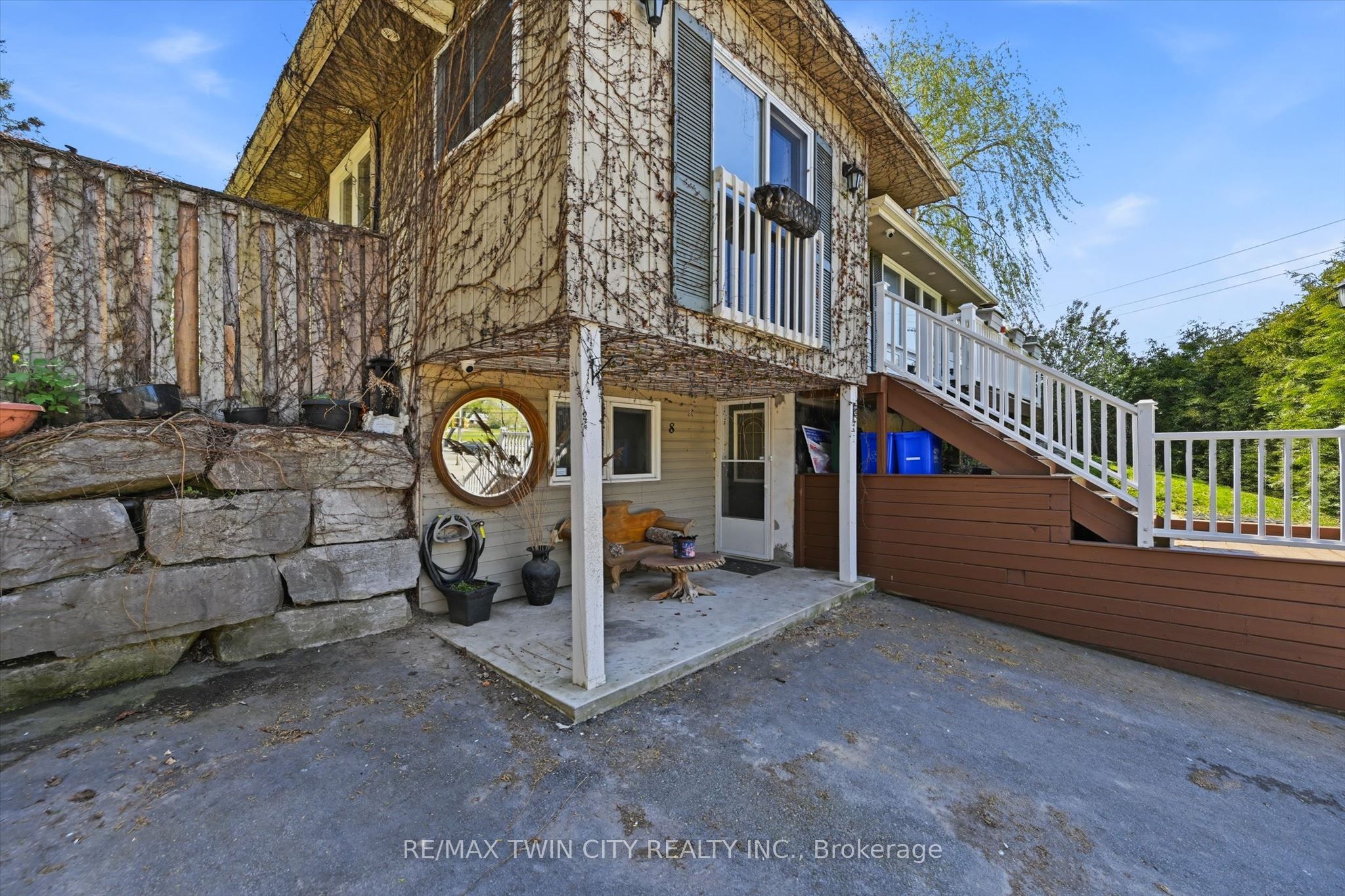 8 Delrex Boulevard