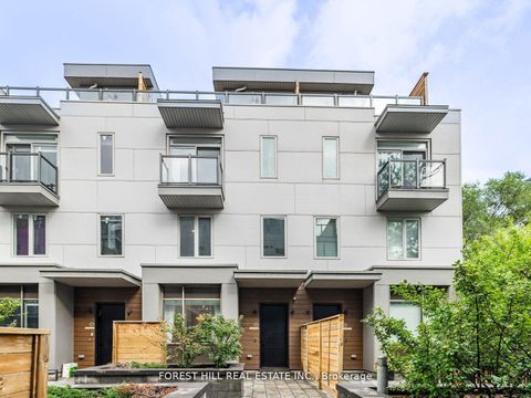 Photo of 35 Dervock Crescent #UNIT-5, Toronto, ON M2K 0G7 (MLS # C12598372)