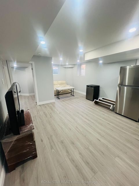 121 Bonnieglen Farm Boulevard Basement Caledon ON L7C 4B8