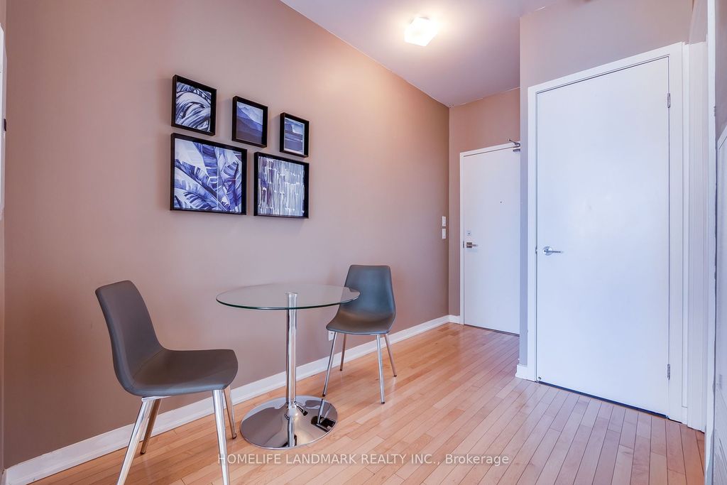 Photo of 14 York Street #1807, Toronto, ON M5J 0A6 (MLS # C12692056)