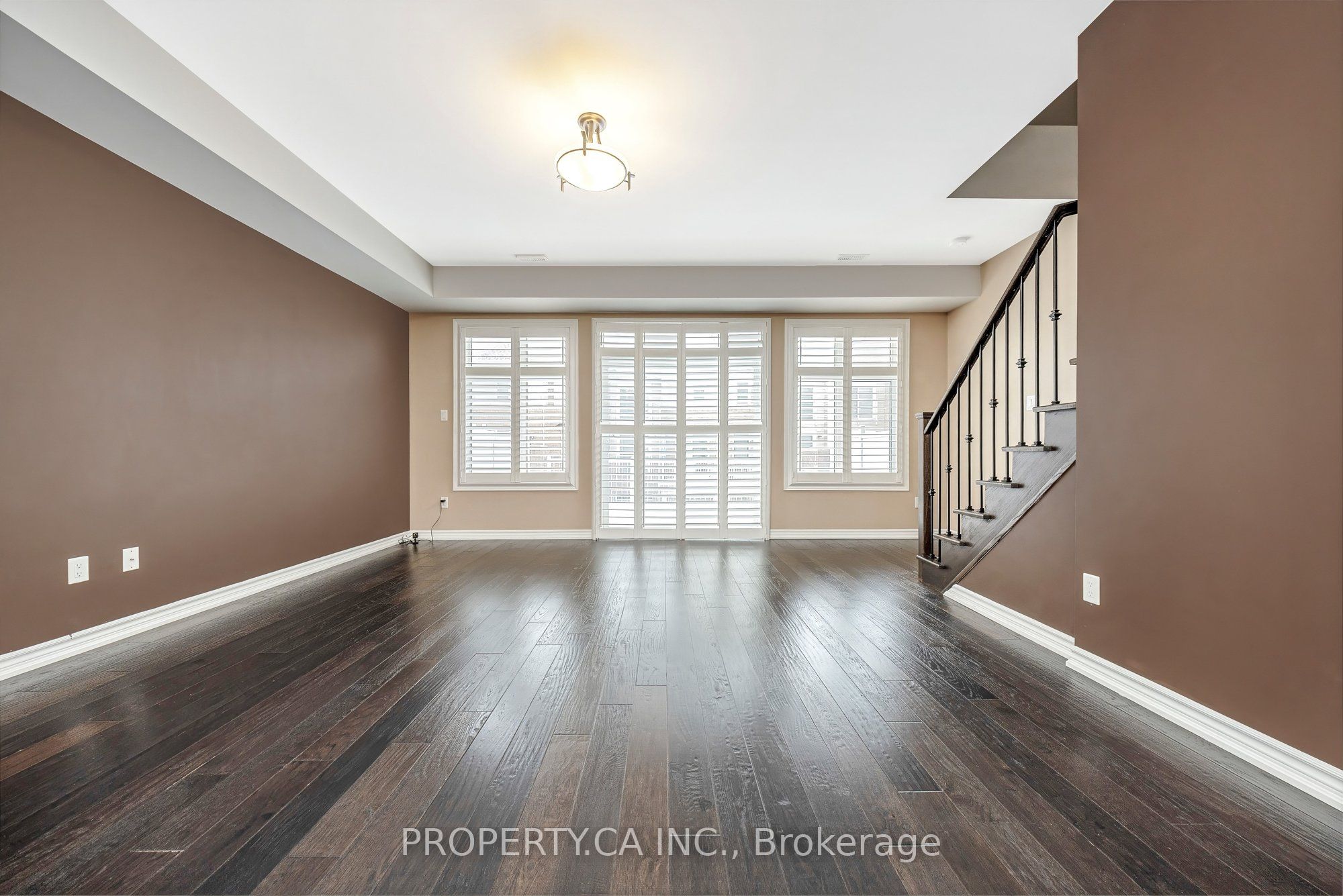 165 Hampshire Way 16