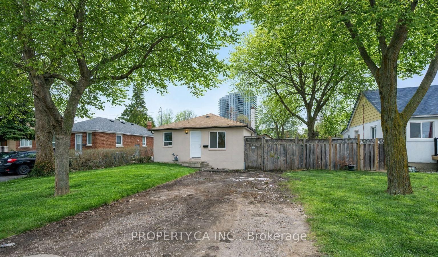 46 McMurchy Avenue N