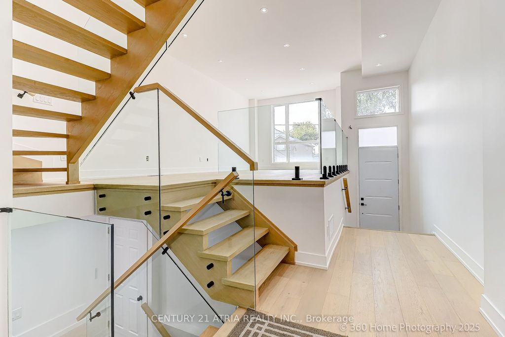 Photo of 29B Chryessa Avenue, Toronto, ON M6N 4T4 (MLS # W12431443)