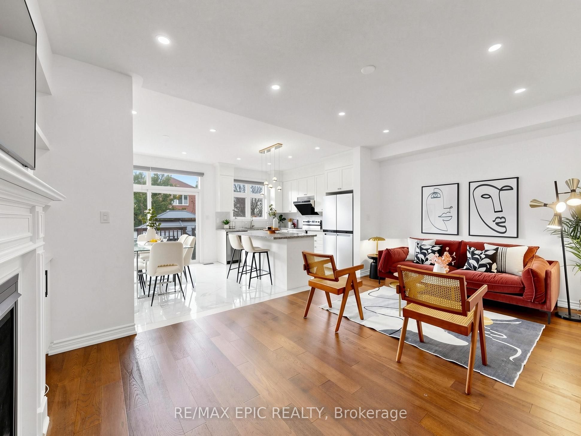 15 Vedette Way