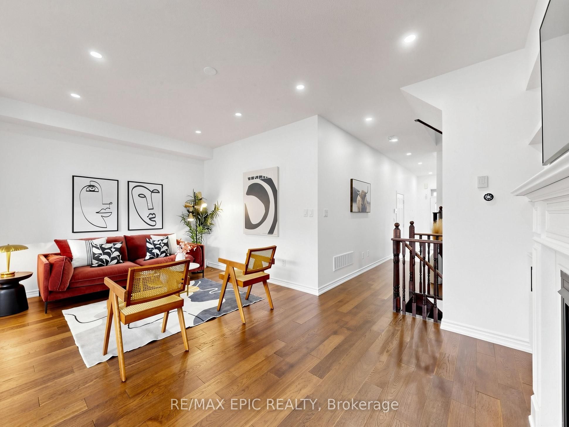 15 Vedette Way