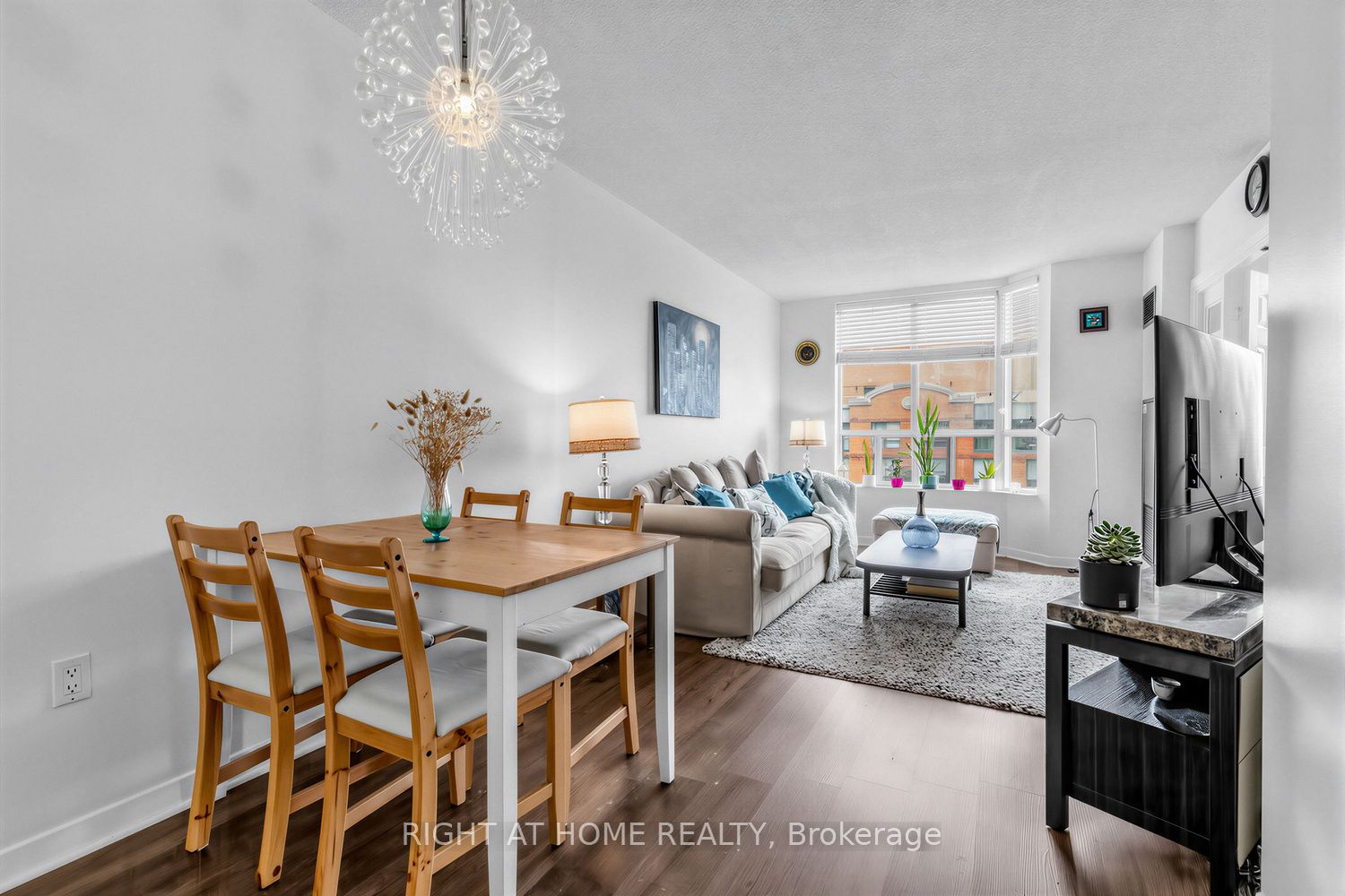 284 Bloor Street W 804