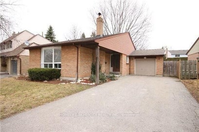 47 Stoddart Drive Aurora ON L4G 2G2