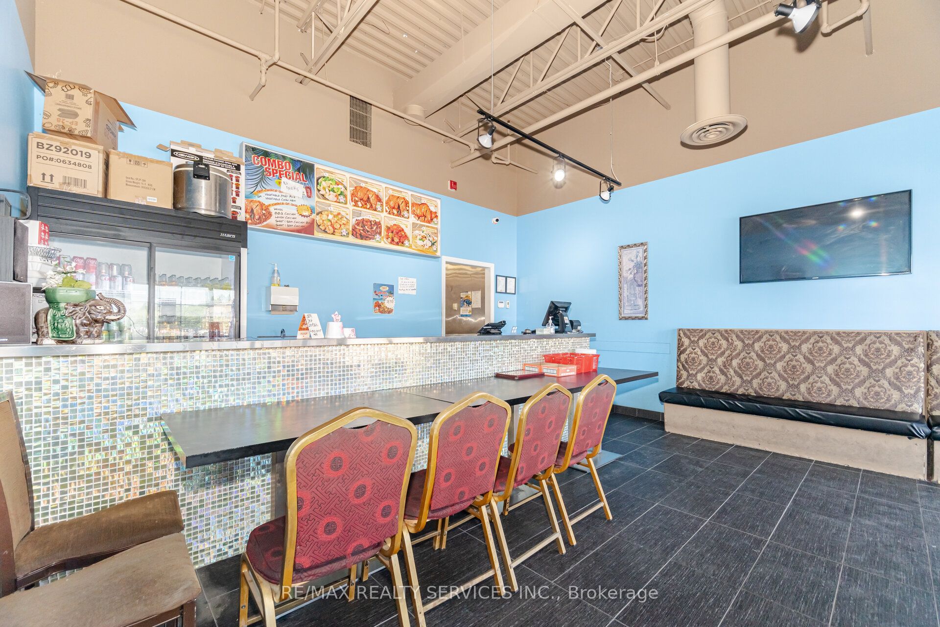 180 Sandalwood Parkway E 8A