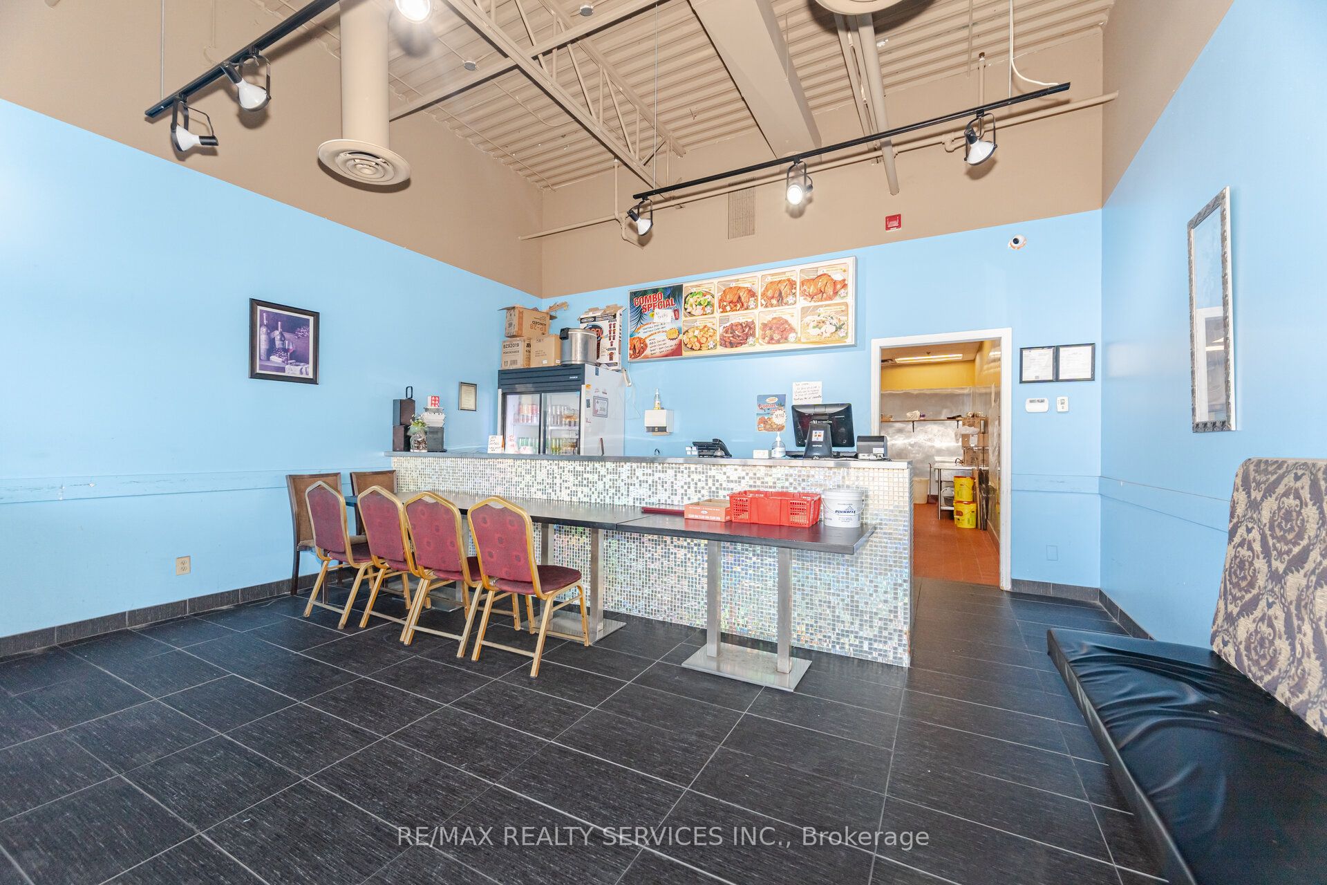 180 Sandalwood Parkway E 8A