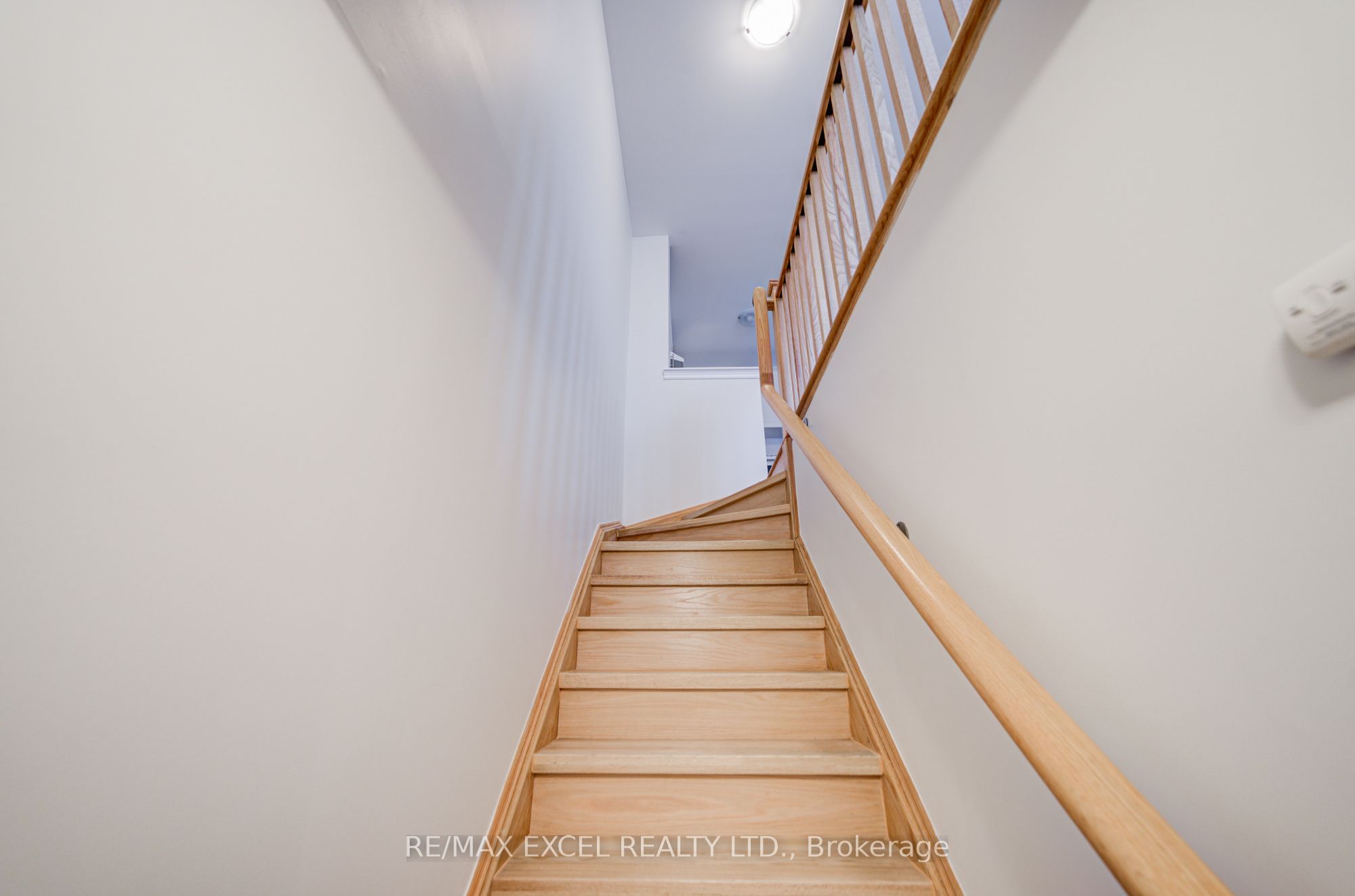 172 Webb Street Coach