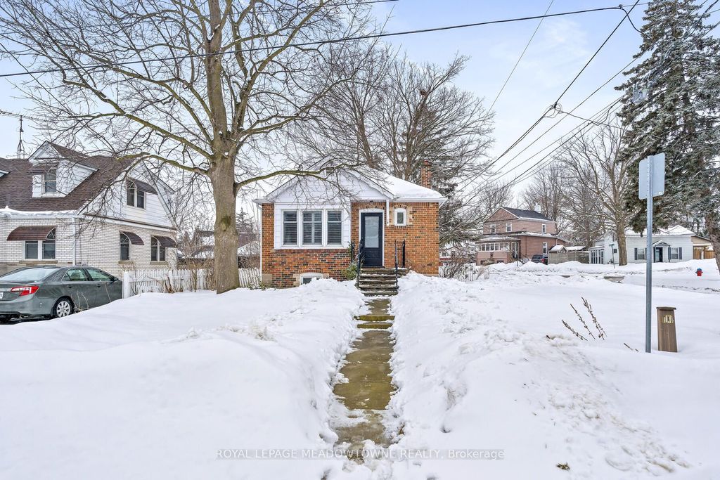 Photo of 2 Ostrander Boulevard, Halton Hills, ON L7G 1Z3 (MLS # W12816058)