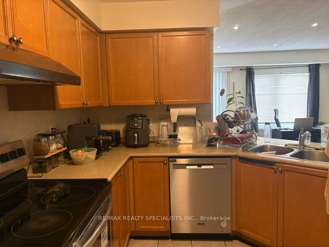 3150 Erin Centre Boulevard 16