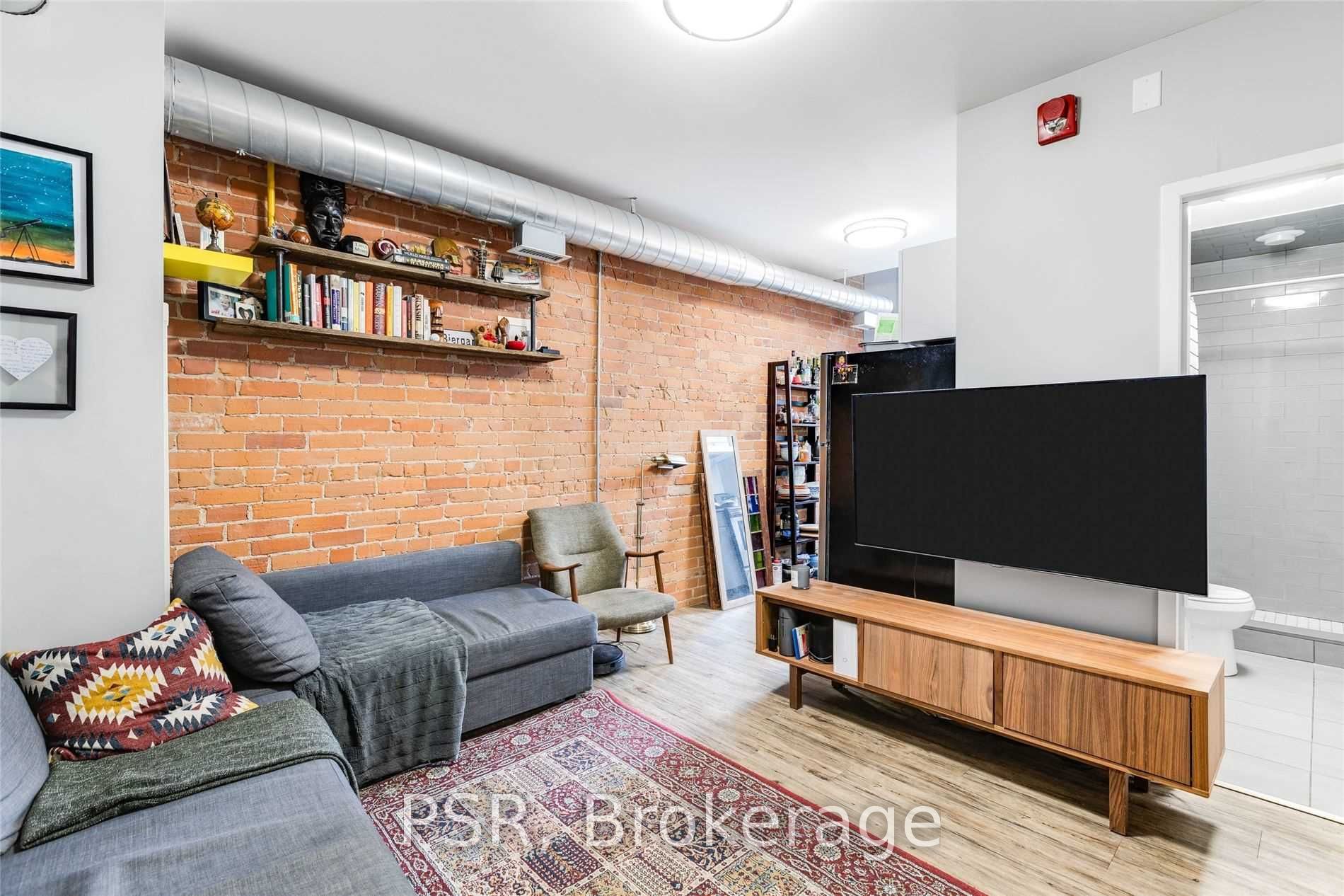 2870 Dundas Street W 309