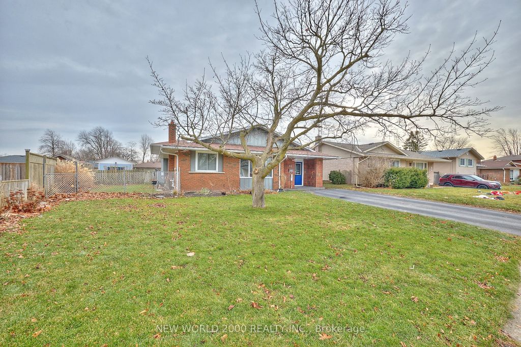 Photo of 62 CHAMPLAIN Avenue, Welland, ON L3C 2L7 (MLS # X12705798)