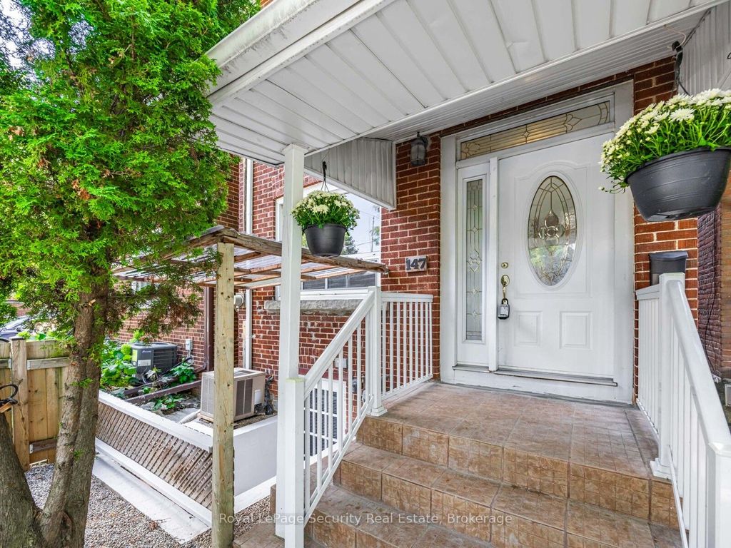 Photo of 147 Hope Street, Toronto, ON M6E 1K4 (MLS # W12389673)