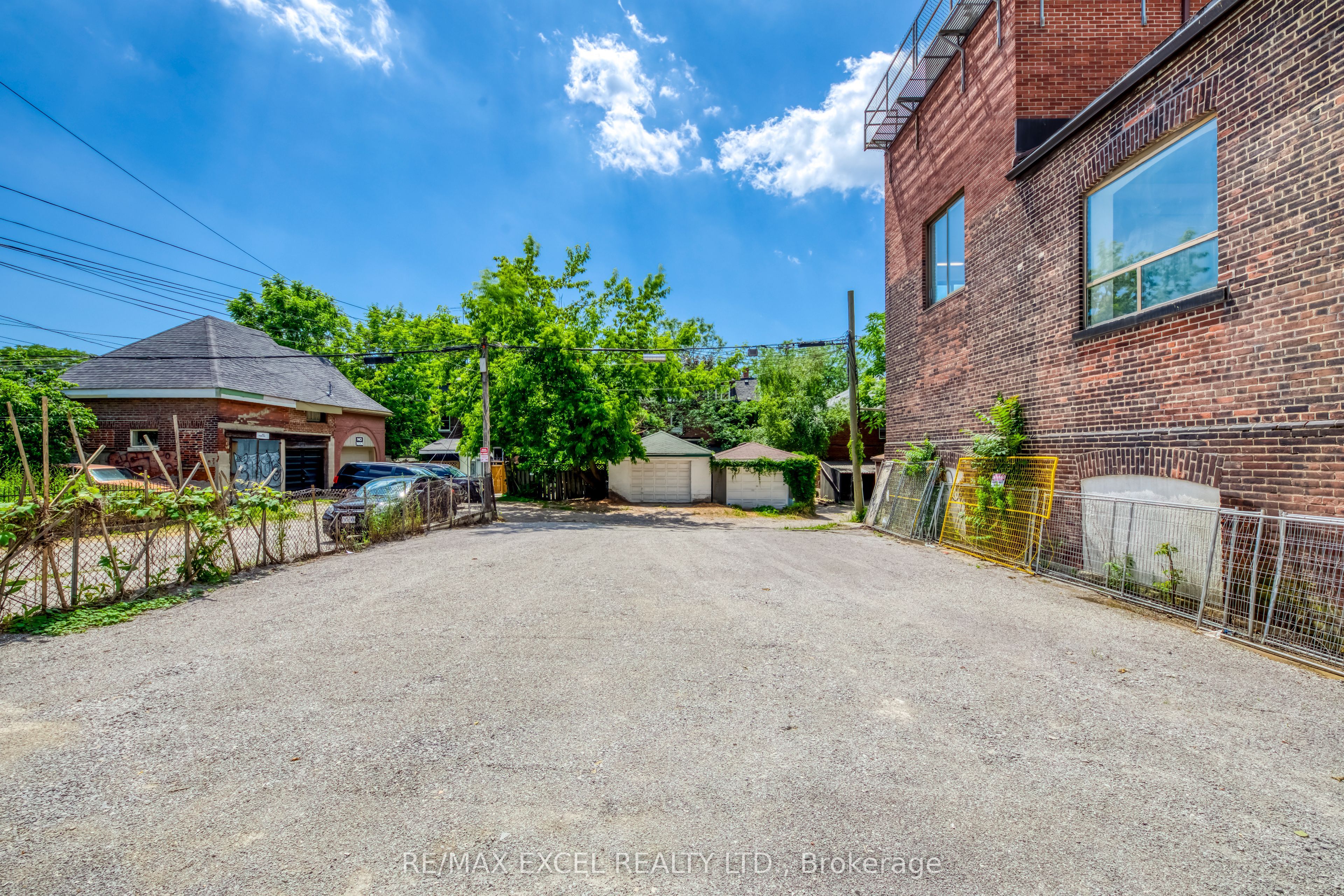 923 COLLEGE Street UNIT A