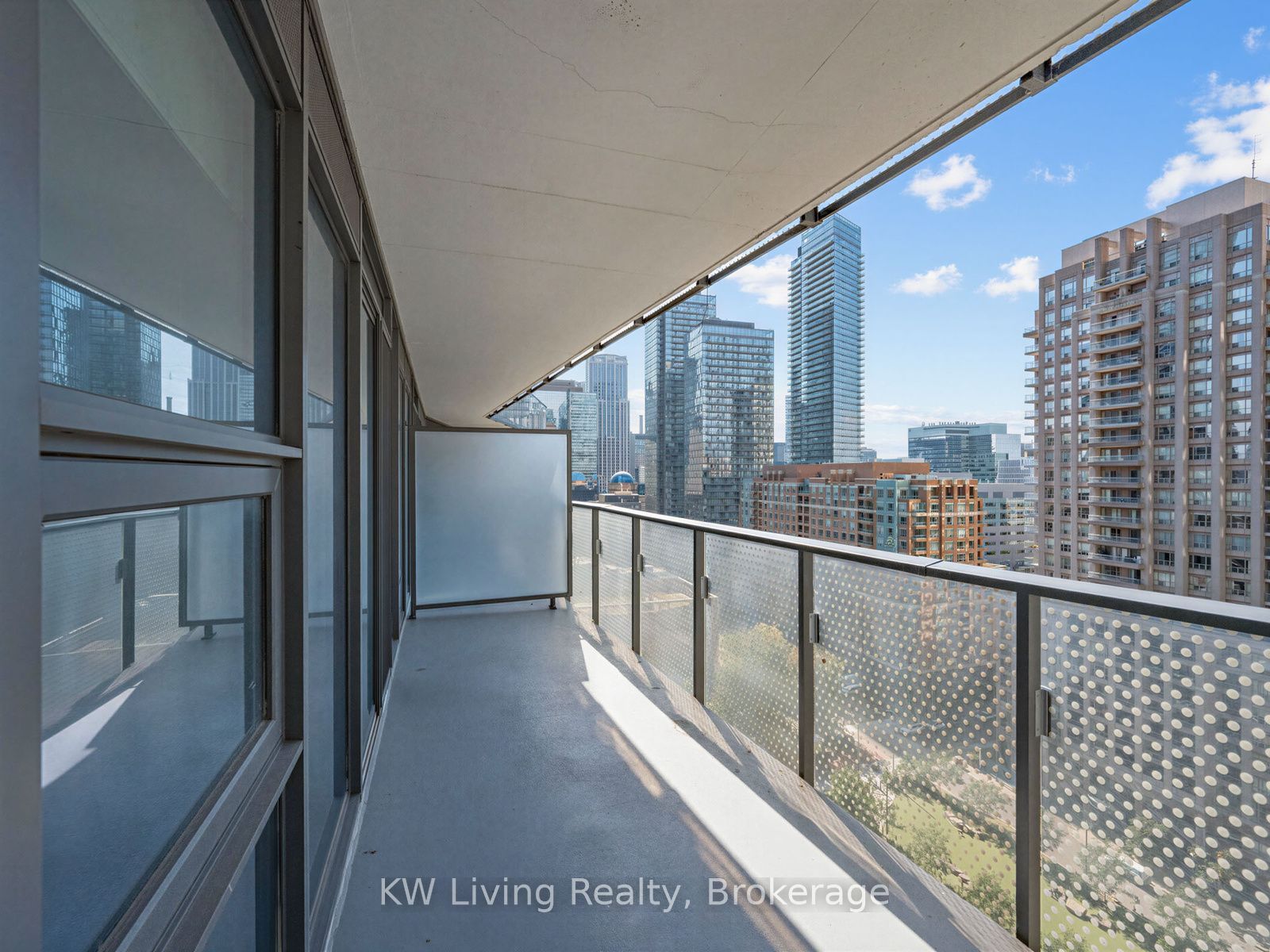 11 Wellesley Street W 1307