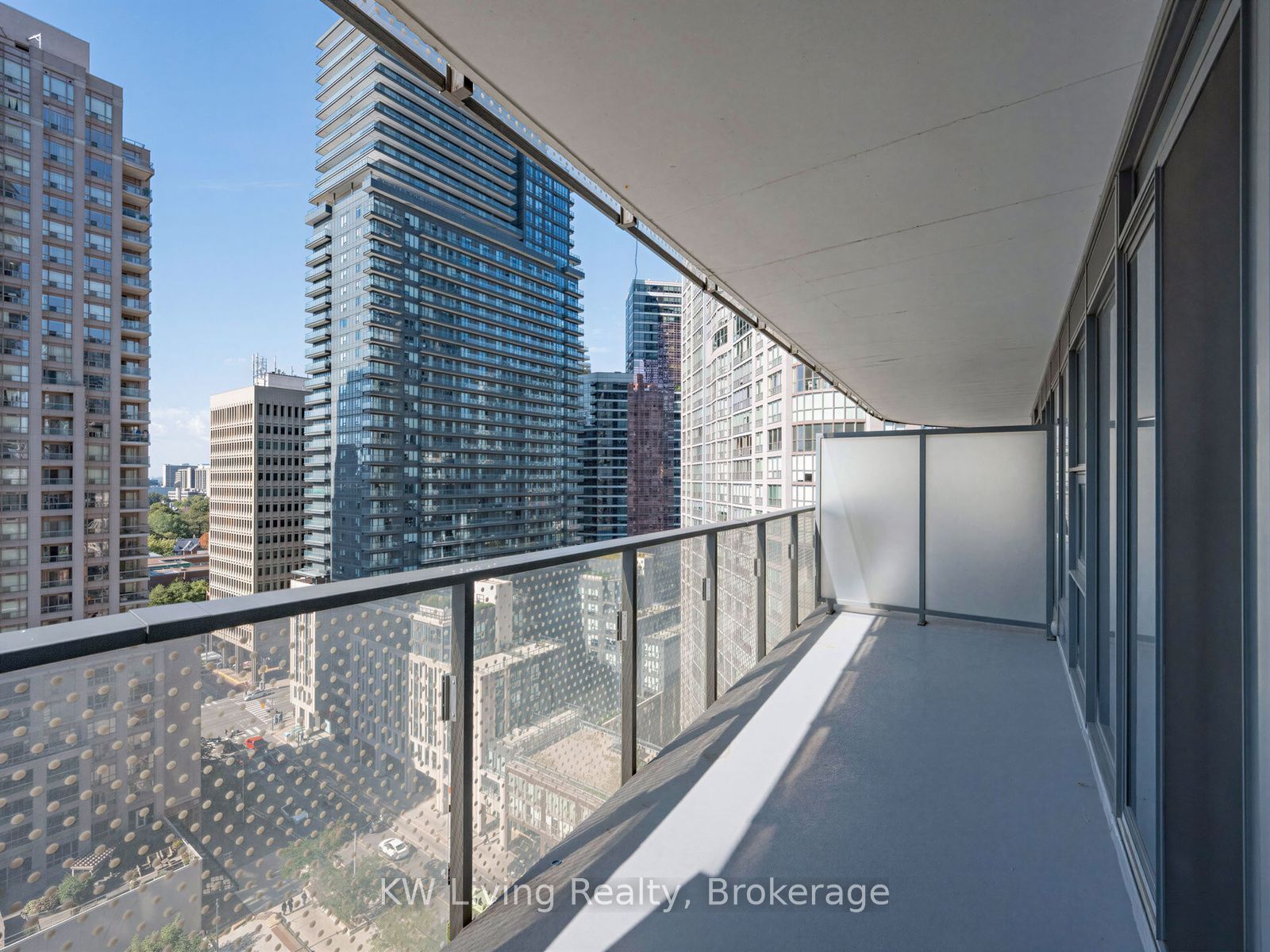 11 Wellesley Street W 1307